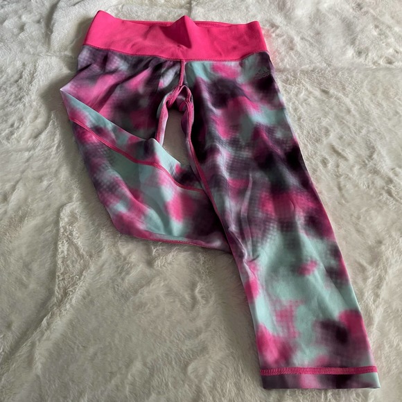 adidas pink tie dye cropped leggings pants size small - Picture 1 of 3